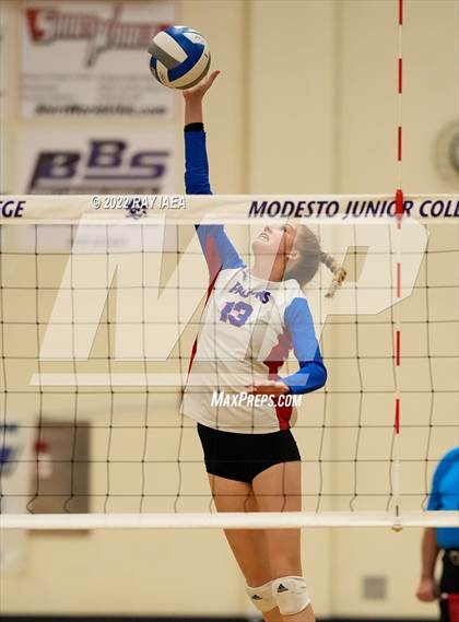 Thumbnail 3 in Christian Brothers vs. Escalon (CIF SJS D3 Final) photogallery.