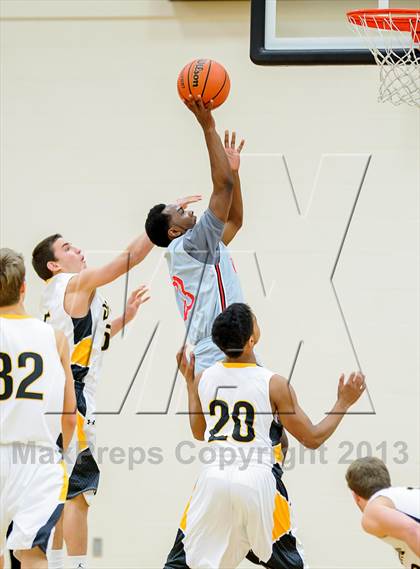 Thumbnail 3 in Del Oro vs Vallejo (Whitney Christmas Classic) photogallery.