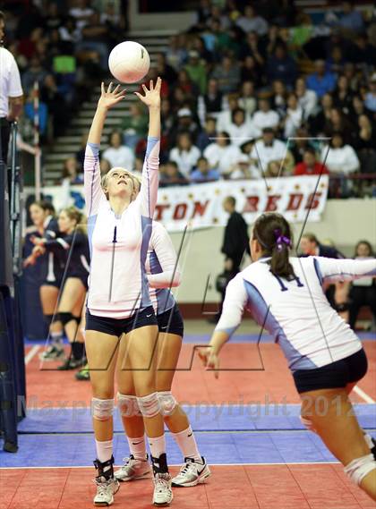 Thumbnail 3 in Cheyenne Mountain vs. Valor Christian (CHSAA 4A Semifinal) photogallery.