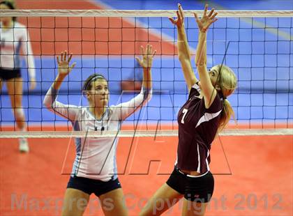 Thumbnail 3 in Cheyenne Mountain vs. Valor Christian (CHSAA 4A Semifinal) photogallery.