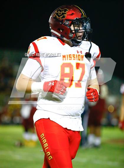 Thumbnail 3 in Mission Viejo vs Alemany photogallery.