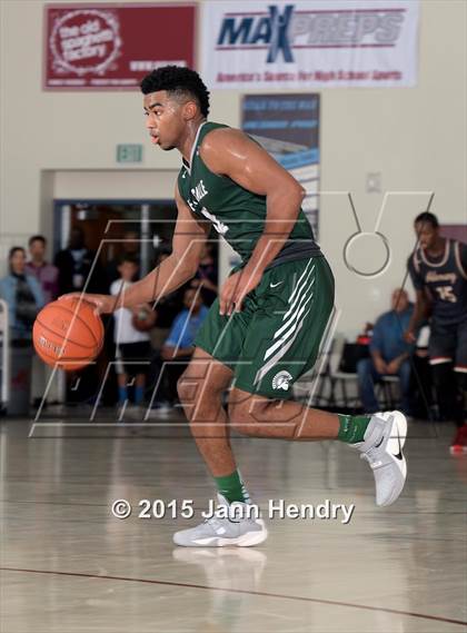 Thumbnail 2 in De La Salle @ Alemany (MaxPreps Holiday Classic) photogallery.