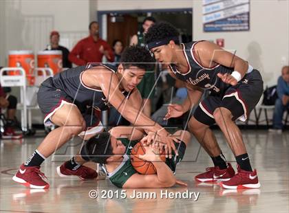 Thumbnail 1 in De La Salle @ Alemany (MaxPreps Holiday Classic) photogallery.