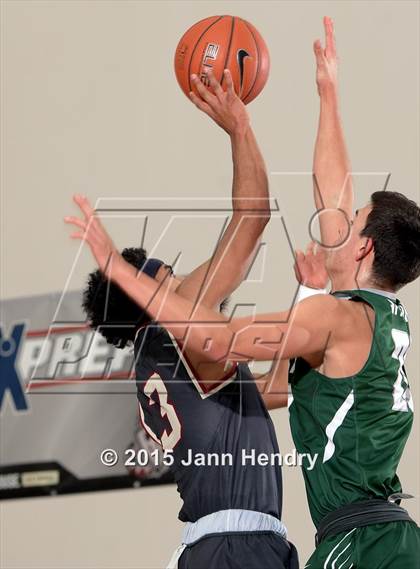 Thumbnail 2 in De La Salle @ Alemany (MaxPreps Holiday Classic) photogallery.