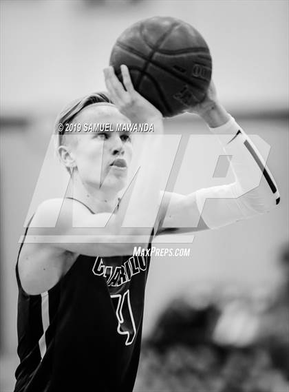 Thumbnail 2 in Hart vs Camarillo (Hart Holiday Classic) photogallery.