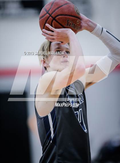 Thumbnail 3 in Hart vs Camarillo (Hart Holiday Classic) photogallery.