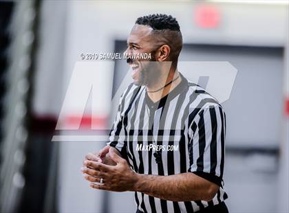 Thumbnail 1 in Hart vs Camarillo (Hart Holiday Classic) photogallery.