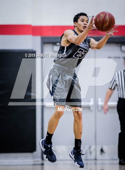 Thumbnail 2 in Hart vs Camarillo (Hart Holiday Classic) photogallery.