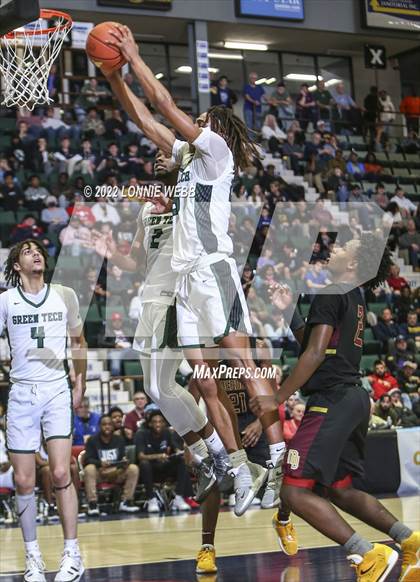 Thumbnail 2 in Mount Vernon vs Green Tech (NYSPHSAA Class AA Final) photogallery.