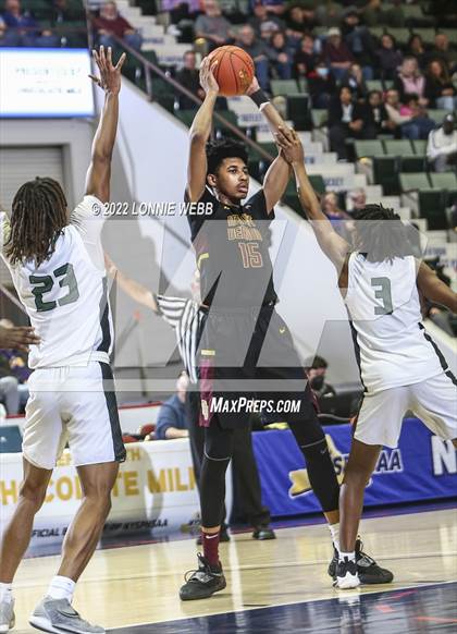Thumbnail 2 in Mount Vernon vs Green Tech (NYSPHSAA Class AA Final) photogallery.