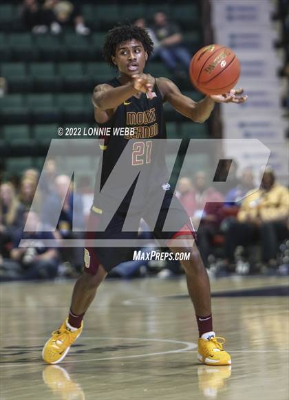Thumbnail 3 in Mount Vernon vs Green Tech (NYSPHSAA Class AA Final) photogallery.