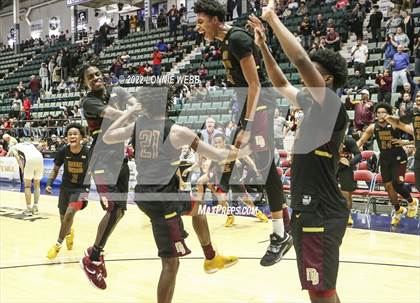 Thumbnail 2 in Mount Vernon vs Green Tech (NYSPHSAA Class AA Final) photogallery.