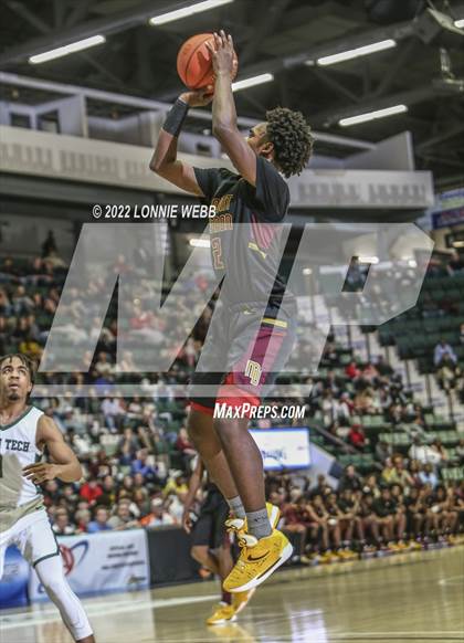Thumbnail 3 in Mount Vernon vs Green Tech (NYSPHSAA Class AA Final) photogallery.