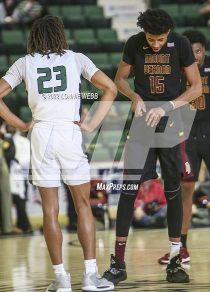 Thumbnail 3 in Mount Vernon vs Green Tech (NYSPHSAA Class AA Final) photogallery.