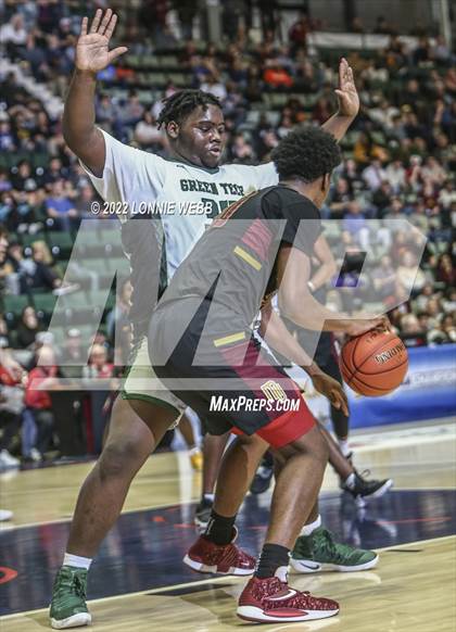 Thumbnail 3 in Mount Vernon vs Green Tech (NYSPHSAA Class AA Final) photogallery.