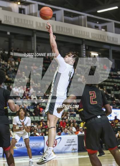 Thumbnail 1 in Mount Vernon vs Green Tech (NYSPHSAA Class AA Final) photogallery.