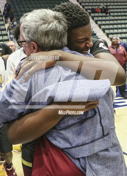 Thumbnail 2 in Mount Vernon vs Green Tech (NYSPHSAA Class AA Final) photogallery.