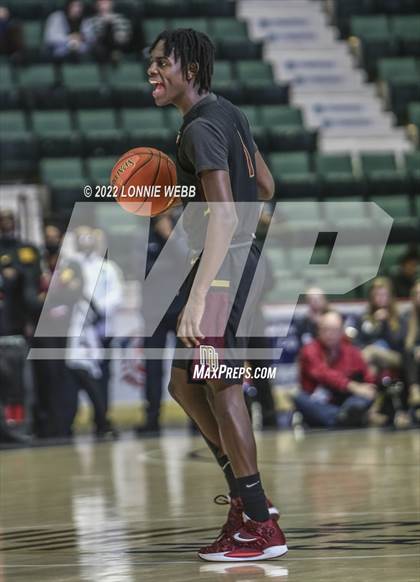 Thumbnail 3 in Mount Vernon vs Green Tech (NYSPHSAA Class AA Final) photogallery.