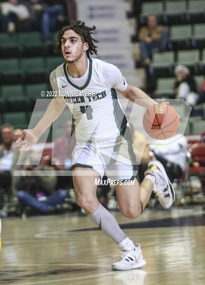 Thumbnail 2 in Mount Vernon vs Green Tech (NYSPHSAA Class AA Final) photogallery.