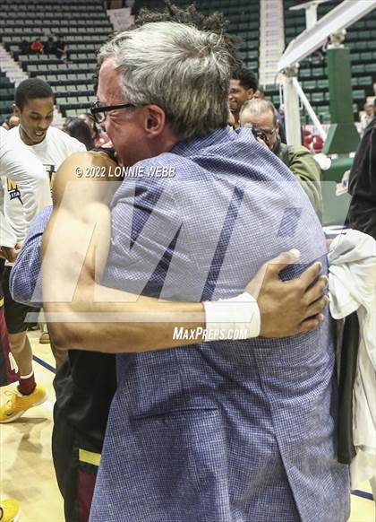 Thumbnail 2 in Mount Vernon vs Green Tech (NYSPHSAA Class AA Final) photogallery.