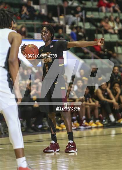 Thumbnail 1 in Mount Vernon vs Green Tech (NYSPHSAA Class AA Final) photogallery.