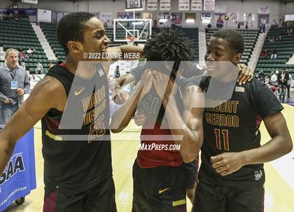 Thumbnail 2 in Mount Vernon vs Green Tech (NYSPHSAA Class AA Final) photogallery.