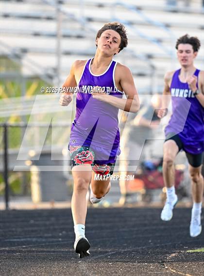 Thumbnail 1 in Muncie Central Duals (800 Meter) photogallery.