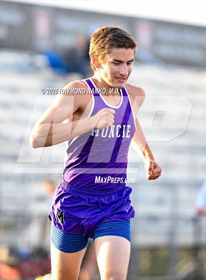 Thumbnail 3 in Muncie Central Duals (800 Meter) photogallery.
