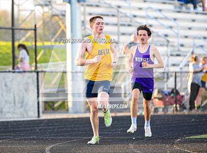Thumbnail 1 in Muncie Central Duals (800 Meter) photogallery.
