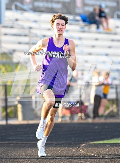 Thumbnail 3 in Muncie Central Duals (800 Meter) photogallery.