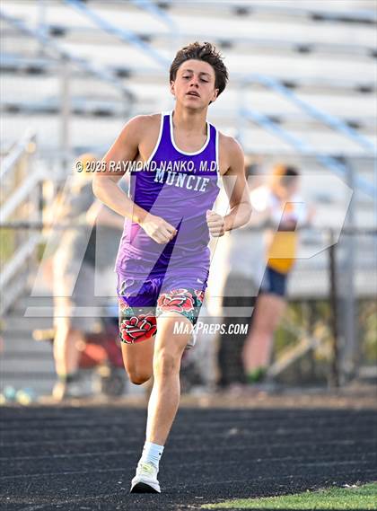 Thumbnail 2 in Muncie Central Duals (800 Meter) photogallery.