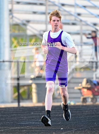 Thumbnail 3 in Muncie Central Duals (800 Meter) photogallery.