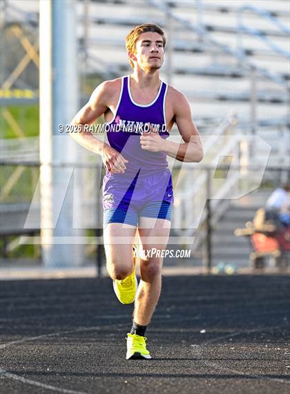 Thumbnail 1 in Muncie Central Duals (800 Meter) photogallery.