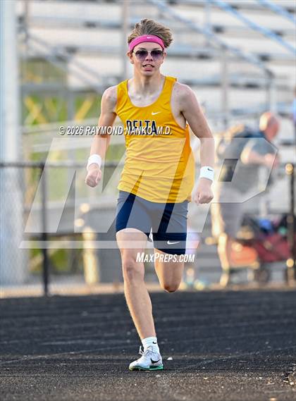 Thumbnail 1 in Muncie Central Duals (800 Meter) photogallery.