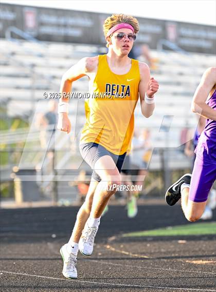 Thumbnail 2 in Muncie Central Duals (800 Meter) photogallery.