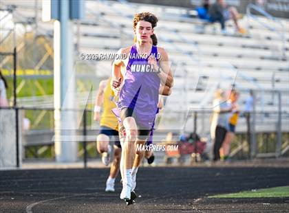 Thumbnail 1 in Muncie Central Duals (800 Meter) photogallery.