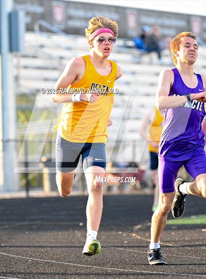 Thumbnail 3 in Muncie Central Duals (800 Meter) photogallery.