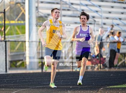 Thumbnail 2 in Muncie Central Duals (800 Meter) photogallery.