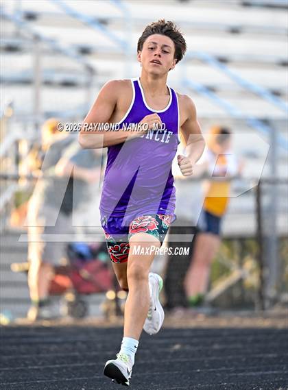 Thumbnail 3 in Muncie Central Duals (800 Meter) photogallery.