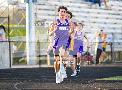 Thumbnail 3 in Muncie Central Duals (800 Meter) photogallery.