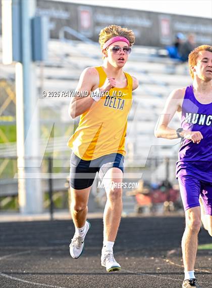 Thumbnail 2 in Muncie Central Duals (800 Meter) photogallery.