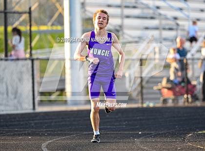 Thumbnail 1 in Muncie Central Duals (800 Meter) photogallery.