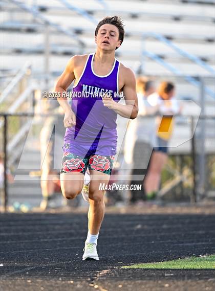 Thumbnail 3 in Muncie Central Duals (800 Meter) photogallery.