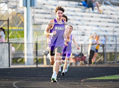Thumbnail 2 in Muncie Central Duals (800 Meter) photogallery.