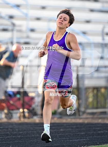 Thumbnail 2 in Muncie Central Duals (800 Meter) photogallery.