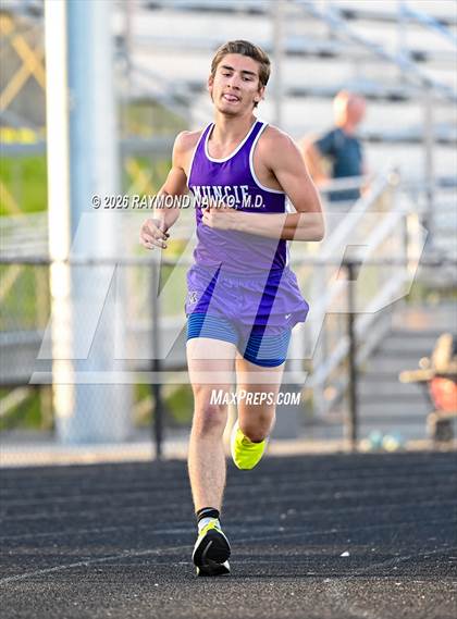 Thumbnail 3 in Muncie Central Duals (800 Meter) photogallery.
