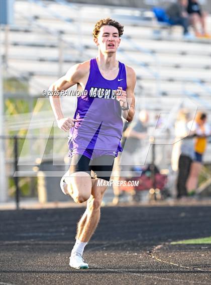 Thumbnail 2 in Muncie Central Duals (800 Meter) photogallery.