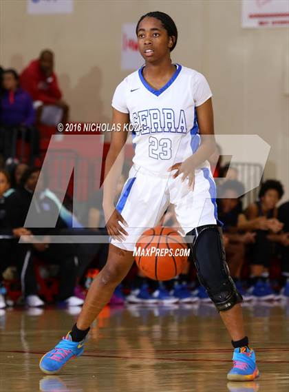 Thumbnail 2 in Serra vs. Windward (Battle of the Beach) photogallery.