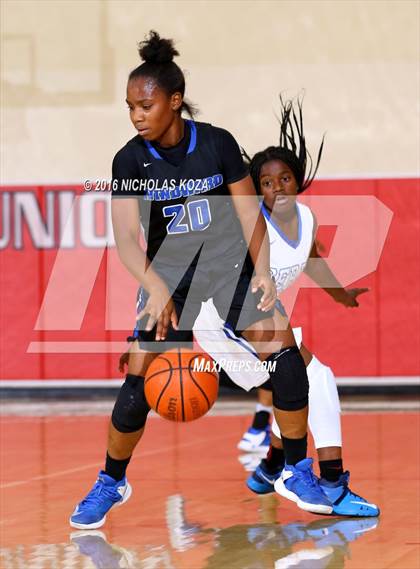 Thumbnail 2 in Serra vs. Windward (Battle of the Beach) photogallery.