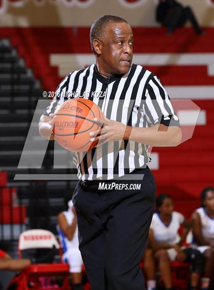 Thumbnail 1 in Serra vs. Windward (Battle of the Beach) photogallery.